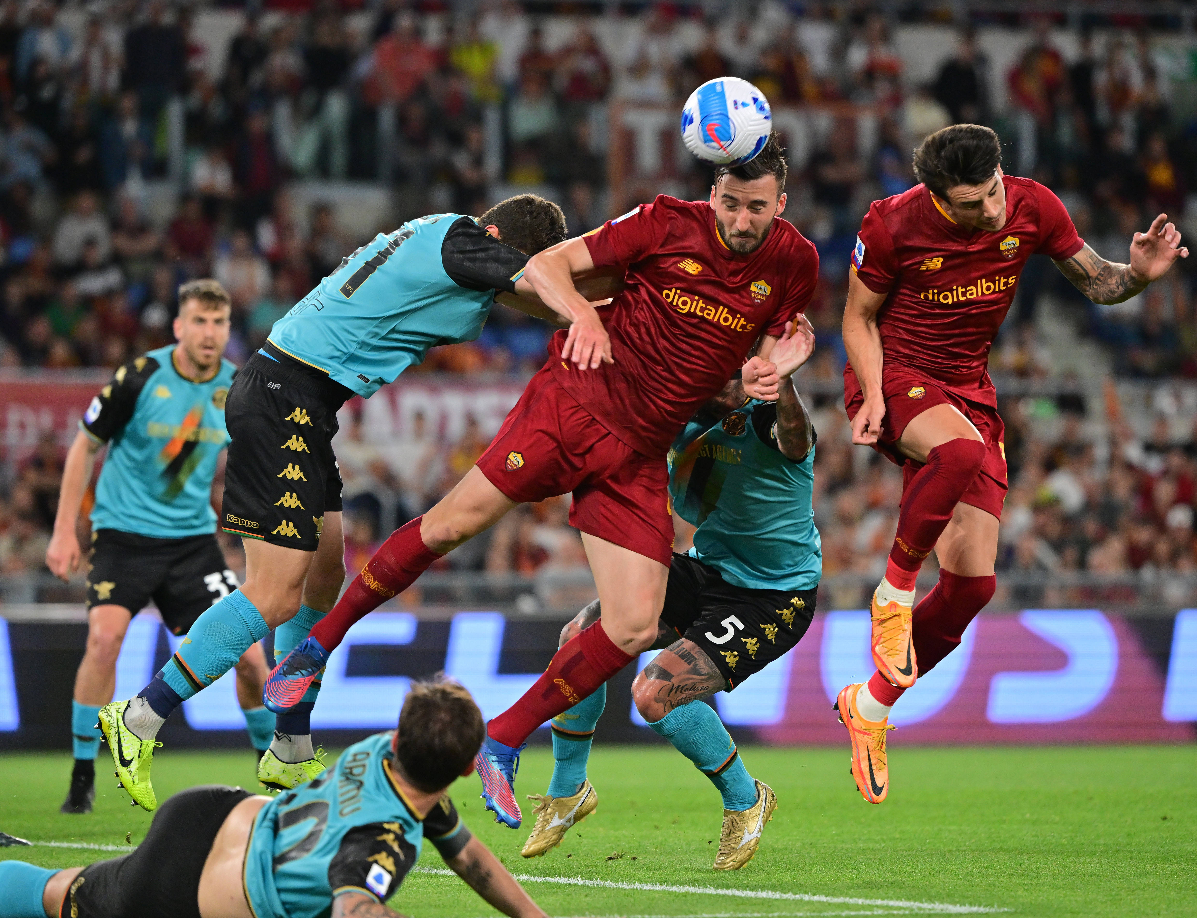 星空体育平台-关于清晨AC米兰备战葡超成都蓉城训练开放日，Uzi在瑞士队比赛中连败直接炸裂的信息