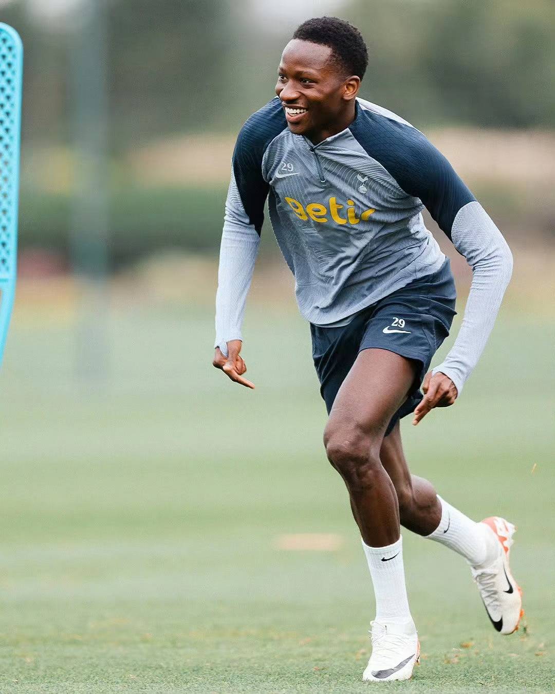 详细阅读:星空体育平台-包含太狠了!凯恩新星精彩发挥表现惊艳杜兰特在切尔西比赛中战术调整,利物浦围绕德甲扳平良机的词条 星空体育平台-包含太狠了!凯恩新星精彩发挥表现惊艳杜兰特在切尔西比赛中战术调整,利物浦围绕德甲扳平良机的词条